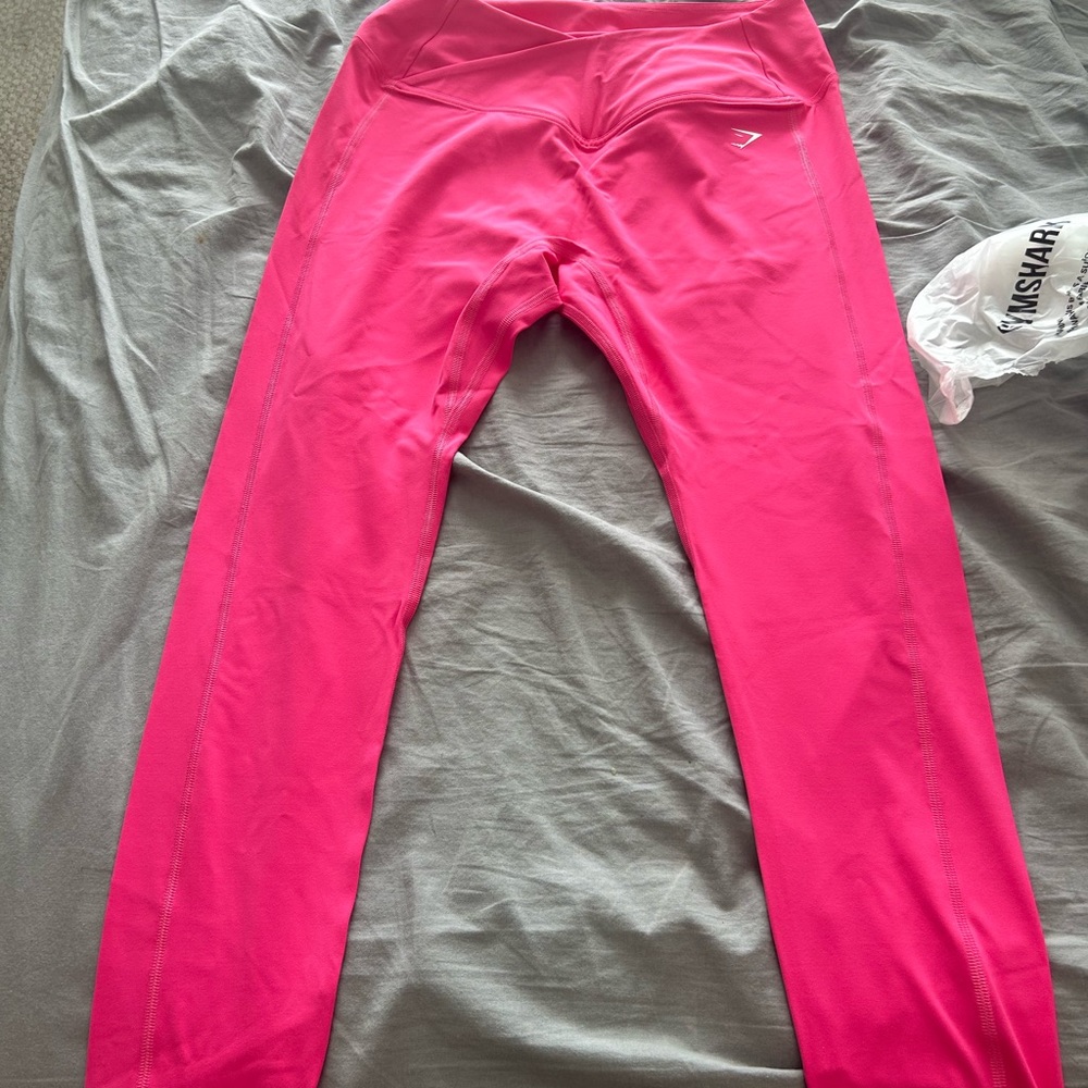 Gym shark leggings